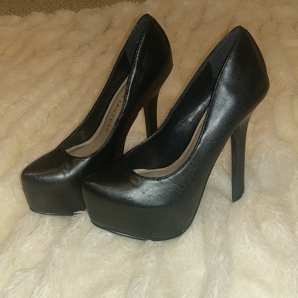 Chinese Laundry Shoes - Black Platform Pumps